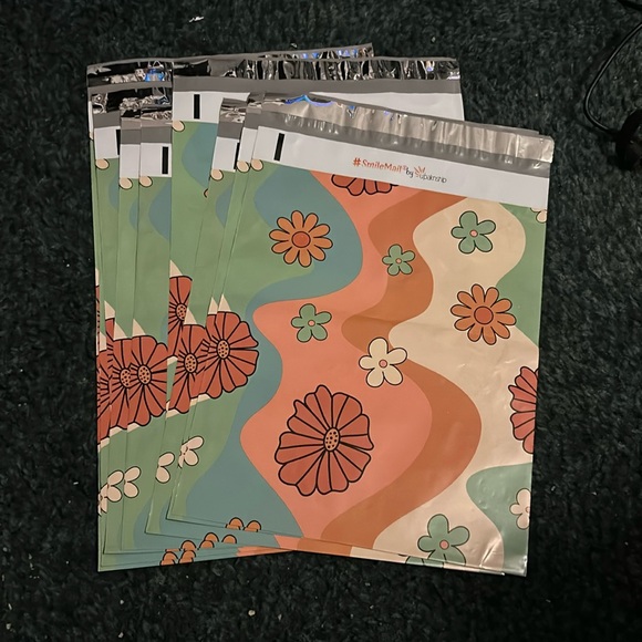 poly mailers 10 for $10 retro floral 10x13 - Picture 2 of 2